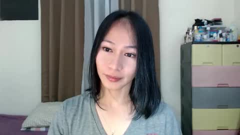 Snapshot of xlovely_destinyx chatting on 12/18/25, 03:51 Alice online show from 12/18/25, 03:51