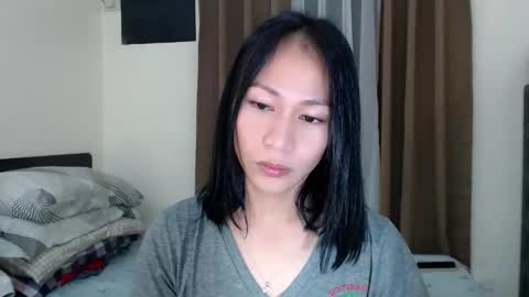 Snapshot of xlovely_destinyx chatting on 01/12/26, 03:17 Alice online show from 01/12/26, 03:17