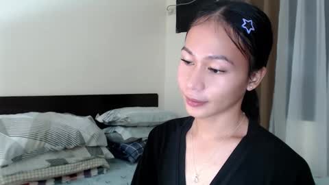 Snapshot of xlovely_destinyx chatting on 01/15/26, 08:12 Alice online show from 01/15/26, 08:12