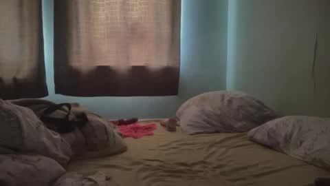 Luna online show from 09/17/25, 06:15