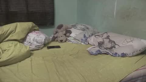 Luna online show from 10/19/25, 04:02