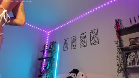   online show from 01/06/26, 09:02