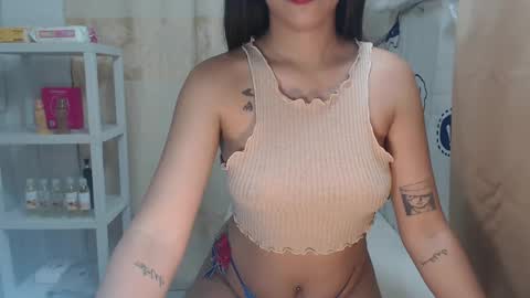 Snapshot of xmaxie_ chatting on 05/27/26, 12:35 Maxie online show from 05/27/26, 12:35