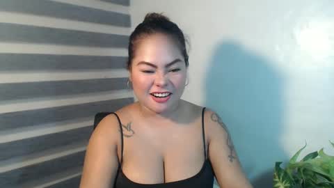 Snapshot of xo__kitty chatting on 02/25/25, 07:14 kitty online show from 02/25/25, 07:14