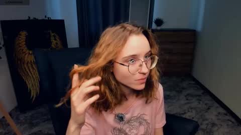 Kylie  online show from 09/15/25, 07:30