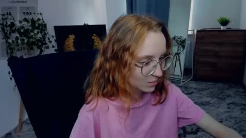 Kylie  online show from 10/17/25, 07:22
