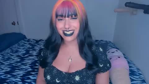 Snapshot of xocurvyrae chatting on 12/06/24, 06:39 Rae online show from 12/06/24, 06:39