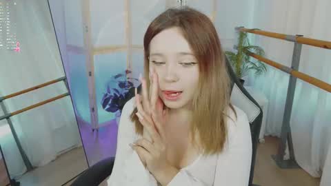Snapshot of xohanna chatting on 09/26/25, 07:12 Milana online show from 09/26/25, 07:12
