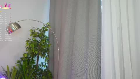 Snapshot of xohanna chatting on 10/16/25, 06:58 Milana online show from 10/16/25, 06:58
