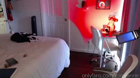 xoroxanne online show from 10/27/25, 09:30