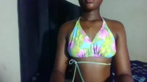 Snapshot of xoxo_sexyla chatting on 07/07/26, 07:56 Raya online show from 07/07/26, 07:56