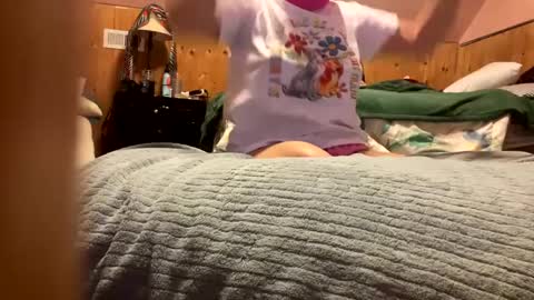 Snapshot of xpeep_show chatting on 12/23/24, 12:35 Heavenly Star online show from 12/23/24, 12:35