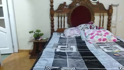 Snapshot of xperlajacksonxxx chatting on 12/10/24, 02:27 Perla Jackson online show from 12/10/24, 02:27