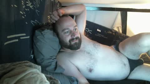 Red online show from 01/01/25, 09:07