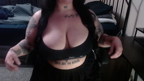 Snapshot of xrileyschembri chatting on 01/13/25, 01:23 xorileyschembri online show from 01/13/25, 01:23