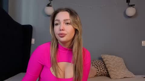 AnnaMaee online show from 03/06/26, 07:05