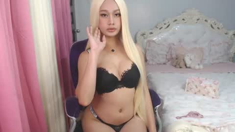 Snapshot of xsexyninedollx chatting on 06/13/26, 08:51 Cleo de nile online show from 06/13/26, 08:51