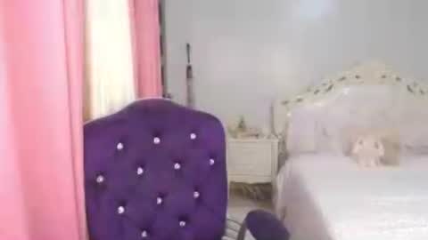 Snapshot of xsexyninedollx chatting on 07/10/26, 01:32 Cleo de nile online show from 07/10/26, 01:32