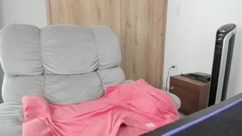 Hellen Sofia instagram hellen5546 online show from 04/18/26, 08:09