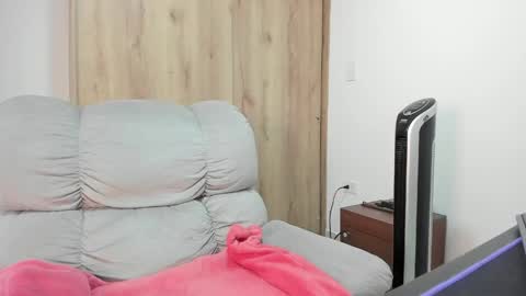 Snapshot of xspecialroomx chatting on 04/24/26, 01:24 Hellen Sofia instagram hellen5546 online show from 04/24/26, 01:24