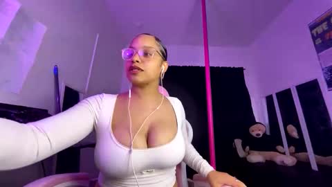 xStarGazingx online show from 04/23/26, 02:46