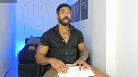 Snapshot of xtipp3r chatting on 10/15/25, 01:55 Stipp3r online show from 10/15/25, 01:55