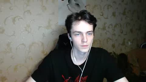 traqqq online show from 06/17/26, 08:43