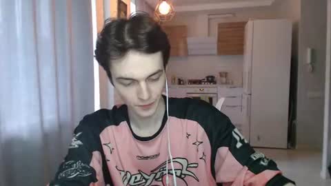 traqqq online show from 06/25/26, 02:32