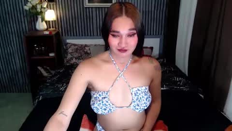 Snapshot of xtspetitehugecock chatting on 05/16/26, 03:33 xtspetitehugecock online show from 05/16/26, 03:33