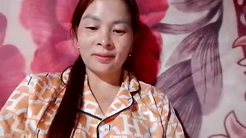 xuxulove00 online show from 10/04/25, 01:36