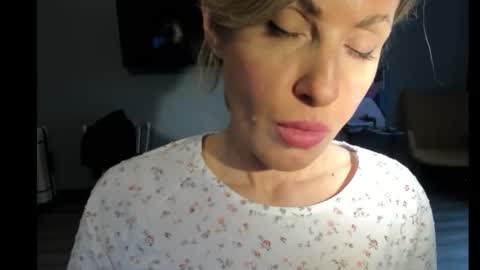 Snapshot of xvaleriax0 chatting on 09/14/25, 12:48 xvaleriax0 online show from 09/14/25, 12:48