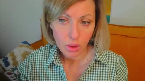 Snapshot of xvaleriax0 chatting on 02/08/26, 02:53 xvaleriax0 online show from 02/08/26, 02:53