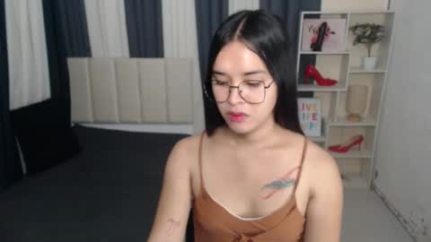 Snapshot of xxbigcockchloexx chatting on 10/10/25, 05:45 CHLOES ROOM online show from 10/10/25, 05:45