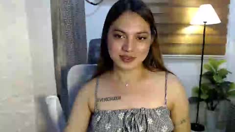 Snapshot of xxjulielovesyouxx chatting on 12/21/24, 02:15 July online show from 12/21/24, 02:15