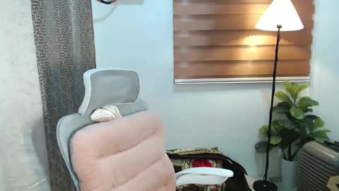 Snapshot of xxjulielovesyouxx chatting on 01/16/25, 12:31 July online show from 01/16/25, 12:31