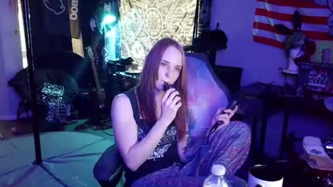 Snapshot of xxlilithmoonxx chatting on 06/13/26, 01:14 Lilith online show from 06/13/26, 01:14