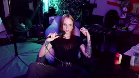 Snapshot of xxlilithmoonxx chatting on 06/22/26, 04:09 Lilith online show from 06/22/26, 04:09