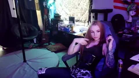 Snapshot of xxlilithmoonxx chatting on 07/06/26, 11:51 Lilith online show from 07/06/26, 11:51