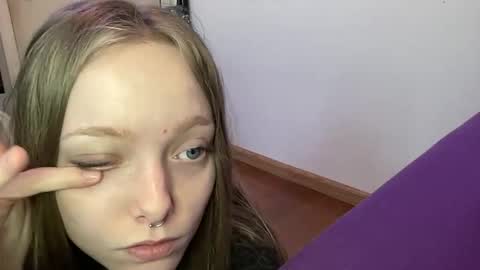 Snapshot of xxloveanastasia chatting on 12/15/25, 05:39 LoveAnastasia online show from 12/15/25, 05:39