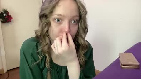 Snapshot of xxloveanastasia chatting on 12/16/25, 05:07 LoveAnastasia online show from 12/16/25, 05:07