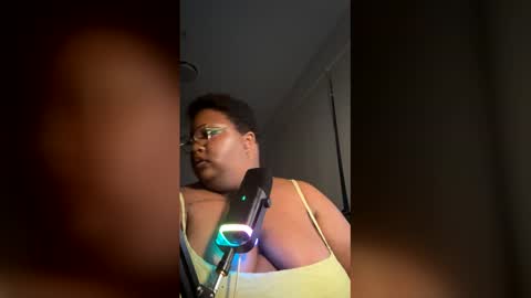 Snapshot of xxmoniquestarrxx chatting on 05/20/26, 01:12 Thee Baddest BBW online show from 05/20/26, 01:12