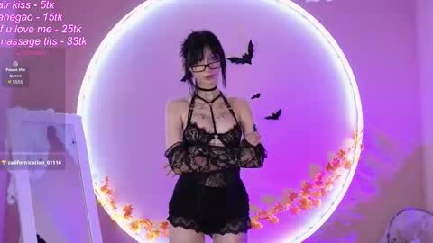 Snapshot of xxrayna chatting on 10/28/25, 08:29 Rayna online show from 10/28/25, 08:29