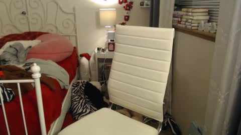 Snapshot of xxstrawberryjanexx chatting on 12/09/24, 04:01 Strawberry Jane online show from 12/09/24, 04:01