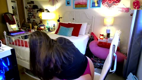 Snapshot of xxstrawberryjanexx chatting on 01/17/25, 06:33 Strawberry Jane online show from 01/17/25, 06:33