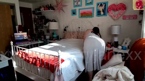 Snapshot of xxstrawberryjanexx chatting on 01/28/25, 08:58 Strawberry Jane online show from 01/28/25, 08:58