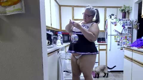 Snapshot of xxstrawberryjanexx chatting on 09/25/25, 02:48 Strawberry Jane online show from 09/25/25, 02:48