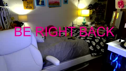 Snapshot of xxstrawberryjanexx chatting on 09/27/25, 02:16 Strawberry Jane online show from 09/27/25, 02:16