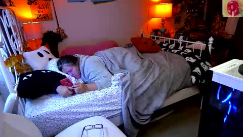 Snapshot of xxstrawberryjanexx chatting on 10/10/25, 09:58 Strawberry Jane online show from 10/10/25, 09:58