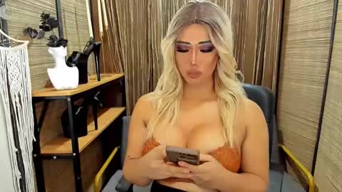 Snapshot of xxtastefullayeshaxx chatting on 01/15/25, 11:43 xxtastefullayeshaxx online show from 01/15/25, 11:43