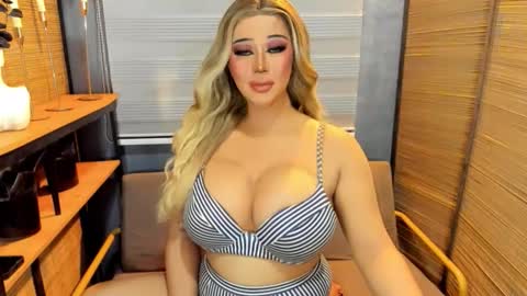 Snapshot of xxtastefullayeshaxx chatting on 11/12/25, 10:26 xxtastefullayeshaxx online show from 11/12/25, 10:26